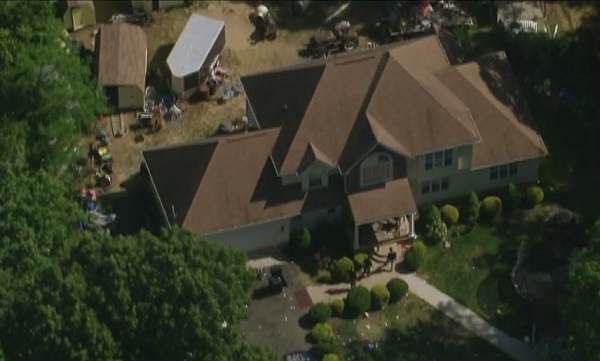 Xả súng vào bữa tiệc sinh nhật hàng trăm người ở Mỹ