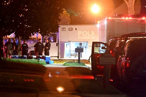 Mỹ: Người đàn ông nổ súng trúng 3 sĩ quan, đối đầu với cảnh sát suốt 11 giờ