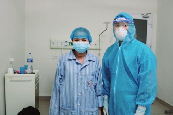 Cấp cứu thành công sản phụ mắc COVID-19, suy hô hấp, tiền sản giật, rối loạn đông máu