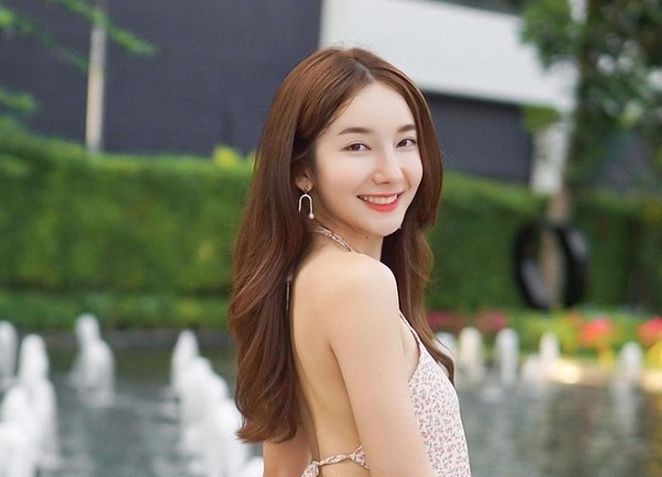 Hot girl xứ Chùa vàng sở hữu vẻ đẹp thanh thuần nhưng lại vô cùng nóng bỏng giúp người ngắm xua tan u phiền