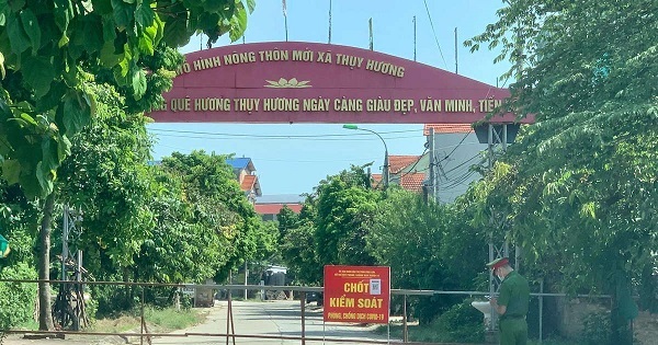 Người bán rau mắc COVID-19, Hà Nội cách ly một xã hơn 9.300 người