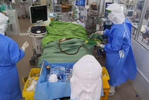 Dùng kỹ thuật ECMO cứu thành công thai phụ mắc COVID-19 nặng, bị bão cytokines tấn công
