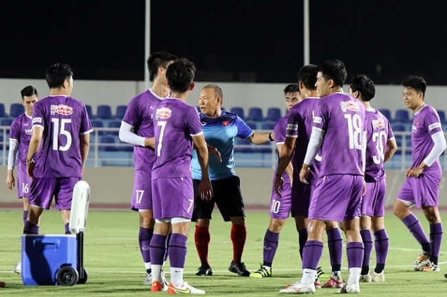 Vòng loại World Cup 2022: Quế Ngọc Hải trở lại, tuyển Việt Nam tráo số áo tập phương án tấn công mới