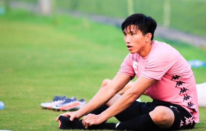 Đoàn Văn Hậu chuẩn bị sang Hàn Quốc phẫu thuật
