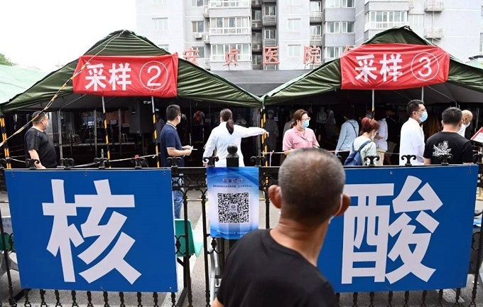 Trung Quốc: Nhóm du lịch nhiễm COVID-19 về Bắc Kinh không khai báo, tiếp xúc cả nghìn người