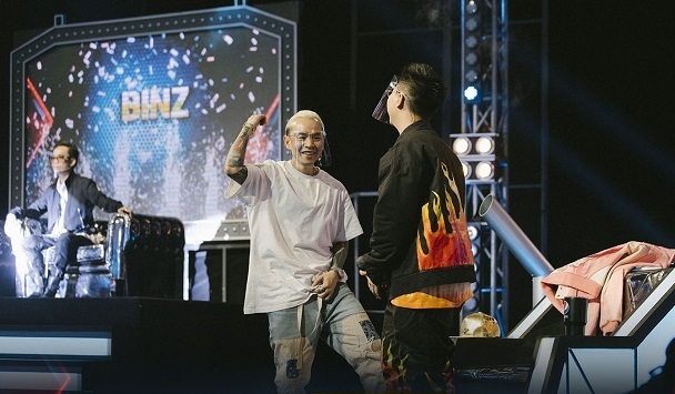 HLV Wowy tìm được nữ thí sinh đầu tiên cho team sau 2 mùa Rap Việt, Binz mang về “chiến tướng rap miền Tây” 