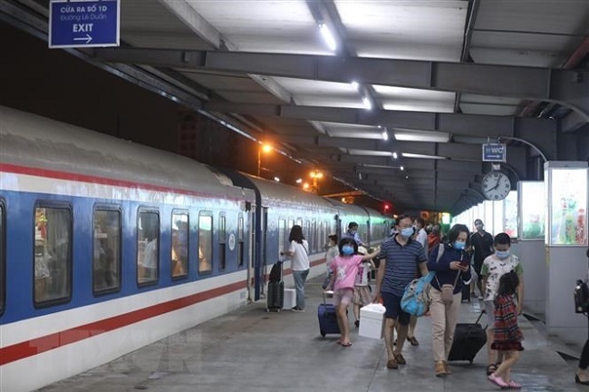 Từ 31/10, khách đi tàu chỉ cần khai báo y tế điện tử trên PC-COVID