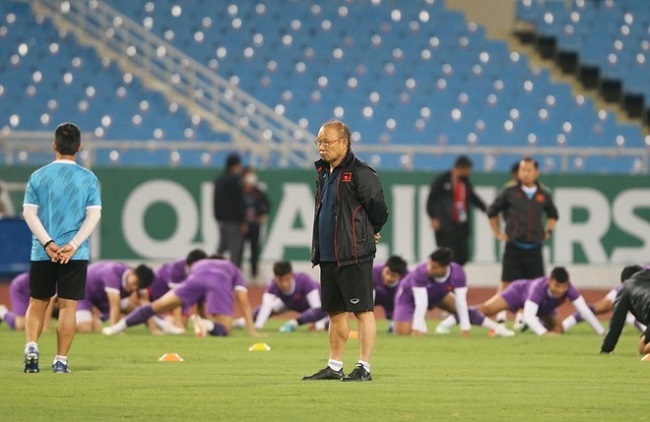 HLV Nhật Bản nói sẽ giành trọn 3 điểm, ông Park Hang-seo quyết tâm gây bất ngờ
