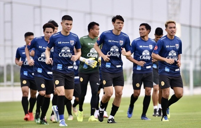 Đội tuyển Thái Lan nhận 