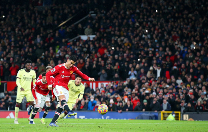 Kết quả MU vs Arsenal: Rượt đuổi kịch, tội đồ hóa người hùng