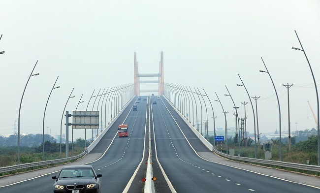 Thu hồi đề xuất người có bằng lái ô tô dưới một năm không được vào cao tốc, không chạy quá 60km/h