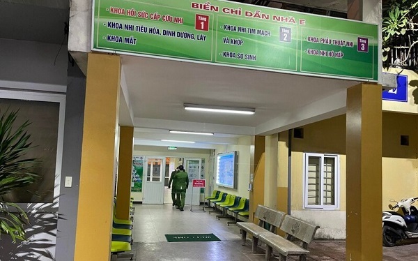 Bệnh viện Xanh Pôn: Bé 3 tuổi bị bạo hành vẫn hôn mê, chưa thể phẫu thuật