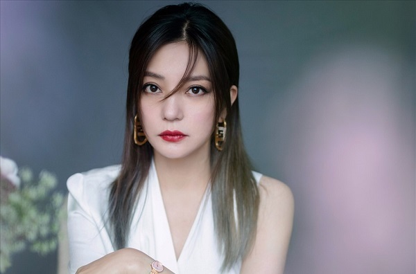 Nhìn lại một năm chao đảo của làng giải trí Hoa ngữ, hàng loạt tượng đài sụp đổ chỉ trong 1 đêm