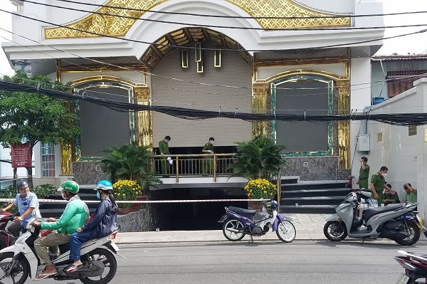 Tạm giữ 8 thanh niên trong vụ xông vào quán karaoke đâm chết người