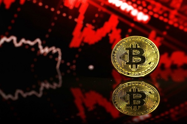 Căng thẳng Nga - Ukraine khiến bitcoin lao dốc, chuyên gia dự báo 