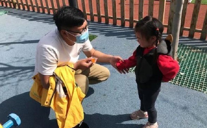 Trường mầm non diễn tập phòng người lạ, 20 bé đòi đi theo, cô giáo 