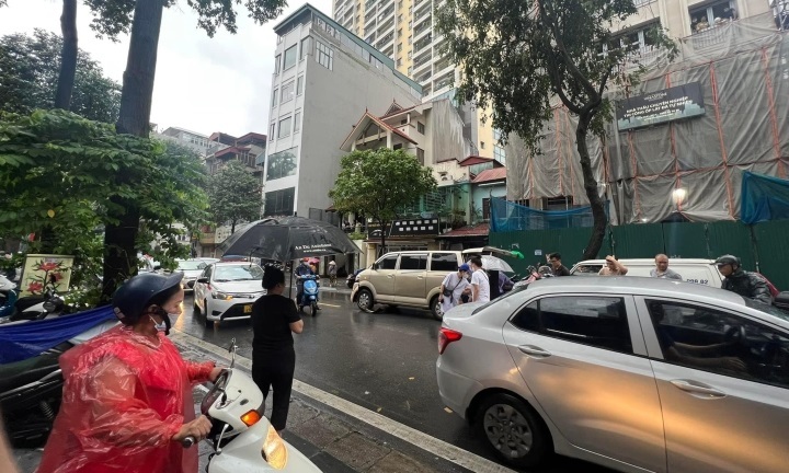 Truy tìm nữ tài xế liên quan vụ tai nạn làm một người chết ở Hà Nội