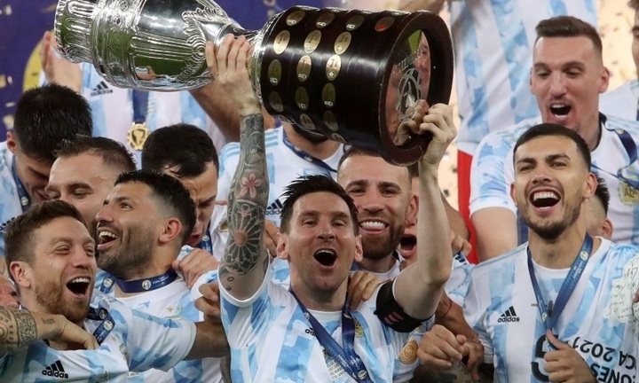 Neymar mỉa mai chiếc Siêu cúp liên lục địa Messi vừa giành được