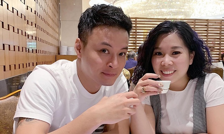 Bà xã Hồng Đăng khoe khoảnh khắc hài hước mà ngọt ngào với chồng giữa ồn ào bủa vây