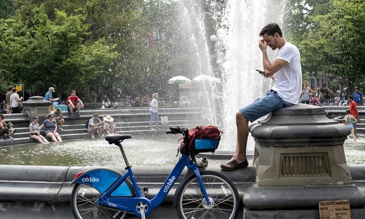 Hơn 100 triệu người Mỹ ảnh hưởng bởi nắng nóng, ông Biden chi 2,3 tỷ USD đối phó biến đổi khí hậu