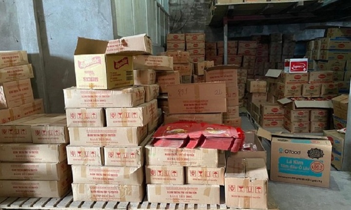 Nghệ An: Phát hiện hơn 3.000 bánh trung thu, đồ chơi trẻ em không rõ nguồn gốc, xuất xứ