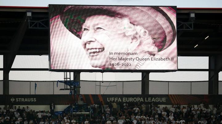 Những dấu ấn của Nữ hoàng Elizabeth II với bóng đá thế giới