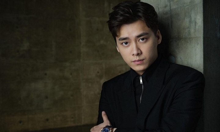 Lý Dịch Phong bị phát tán clip 18+ sau khi bị bắt vì mua dâm?