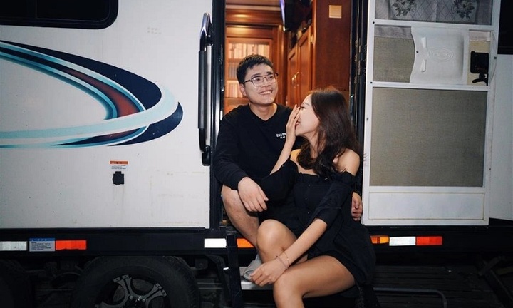 Người trẻ Trung Quốc chọn sống trên xe để tiết kiệm tiền thuê nhà