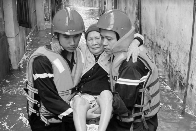 Sau trận mưa lịch sử nhớ mãi tình người đầm ấm