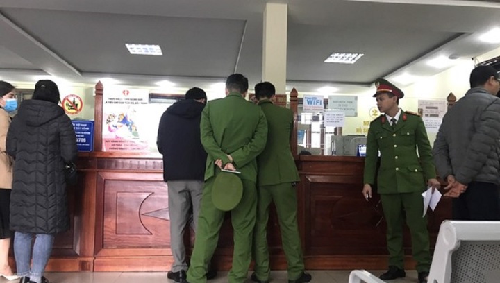 Công an khám xét trụ sở Trung tâm Đăng kiểm xe cơ giới Nghệ An