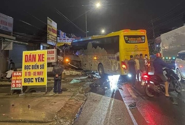 Vụ tai nạn 9 người thương vong tại Đồng Nai: Do xe khách vượt ẩu