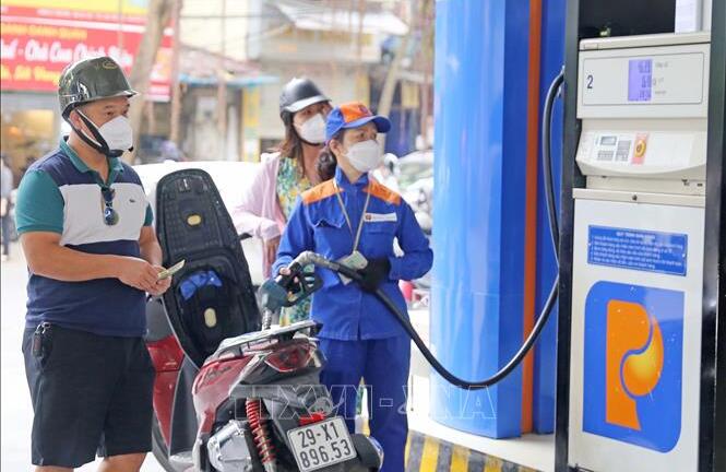 VCCI đồng tình giảm các nghĩa vụ thuế với xăng dầu