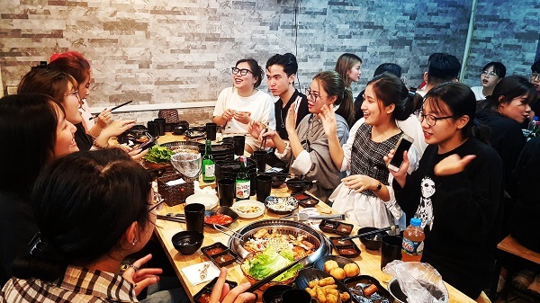 Các nhà hàng nhỏ “chật vật” tìm đường tồn tại trong đại dịch COVID-19