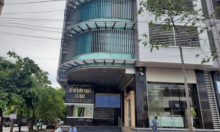 3 người lạ chuyển số tiền 11.000 đồng vào tài khoản Công ty xổ số Cà Mau