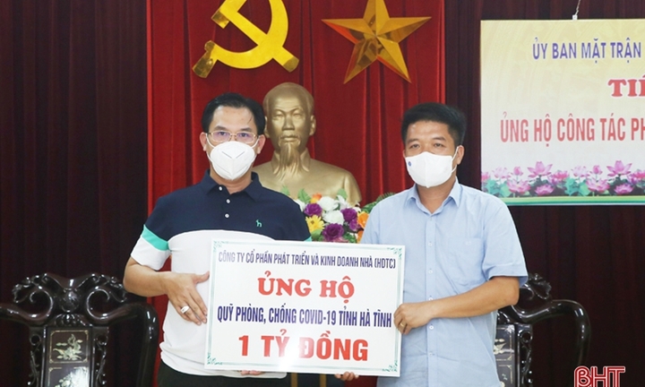 Doanh nghiệp, cá nhân ở TP Hồ Chí Minh ủng hộ Hà Tĩnh 2 tỷ đồng phục vụ phòng, chống dịch