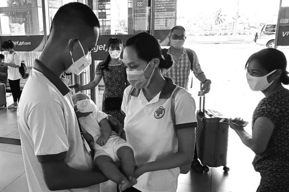 Chuyện chưa kể về những “thiên thần” áo trắng trên tuyến đầu chống dịch Covid-19: Gác lại tình riêng, hẹn ngày khống chế được dịch sẽ trở về 