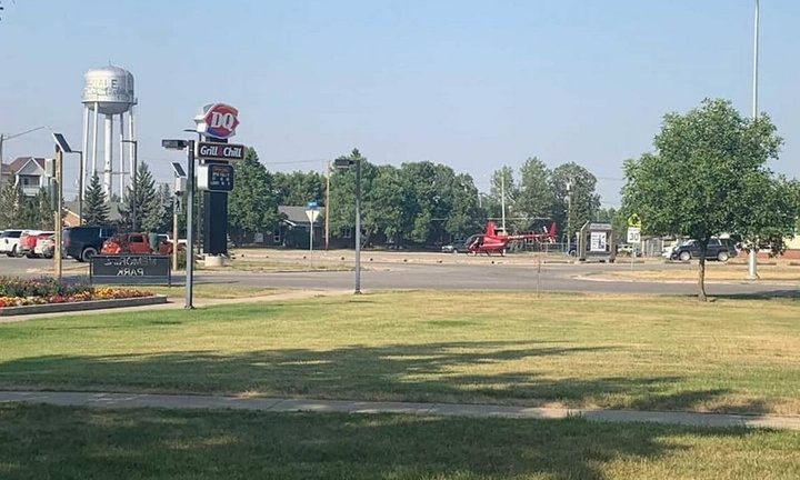 Canada: Lái trực thăng đi mua bánh kem, phi công Canada chuẩn bị ra hầu toà