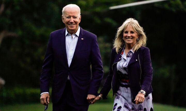 Vợ chồng Tổng thống Biden sẽ tiêm liều bổ sung vaccine ngừa COVID-19