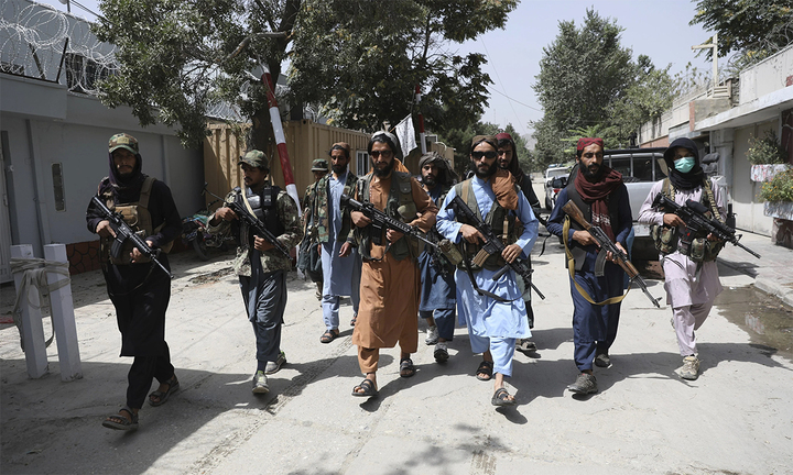 Taliban khuyên phụ nữ tạm thời ở yên trong nhà để đảm bảo an toàn