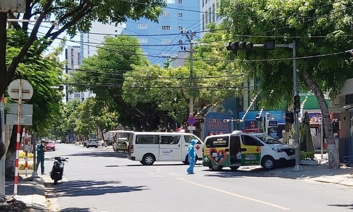 Tin tức tai nạn giao thông ngày 26/8: Hai xe cứu thương va chạm, F0 tử vong, điều dưỡng bị thương nặng