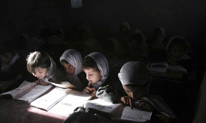 Tương lai mịt mờ cho nền giáo dục của trẻ em gái và phụ nữ ở Afghanistan