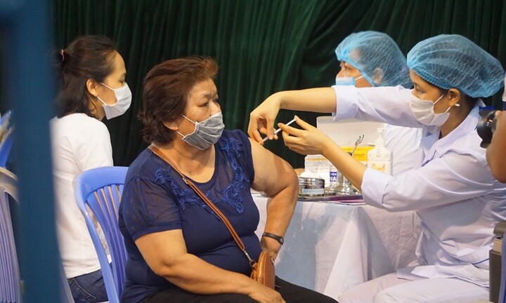 Hải Phòng tiêm đồng loạt 500.000 liều vaccine Vero Cell tại 54 điểm 