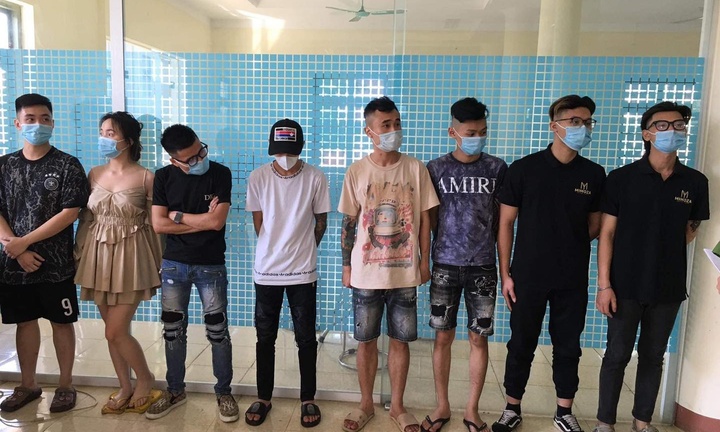 Phú Thọ: Bắt giữ 27 đối tượng tụ tập hít bóng cười tại quán cà phê