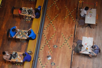 Ca mắc COVID-19 tăng nhanh dù hơn 80% dân số đã tiêm chủng, Singapore siết chặt để phòng dịch