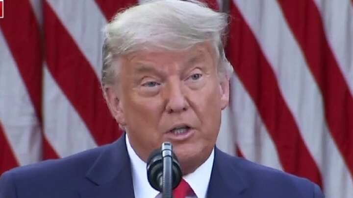 Cựu Tổng thống Trump tiết lộ loại vaccine đã tiêm, thừa nhận mắc COVID-19