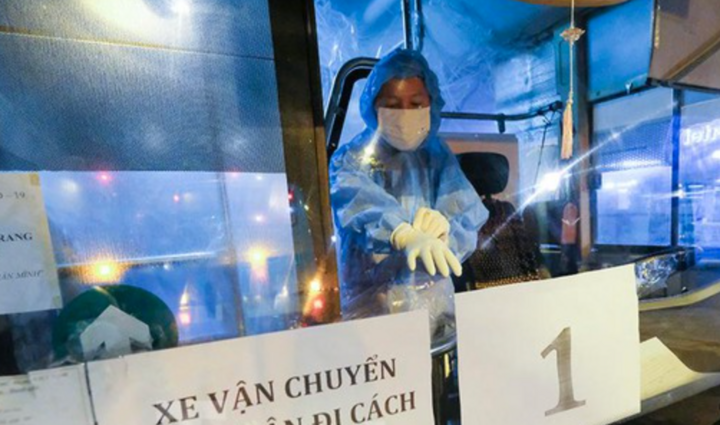 Hà Nội: Hơn 100 trường hợp F1 ở Bệnh viện Hữu Nghị Việt Đức được đưa đi cách ly trong đêm