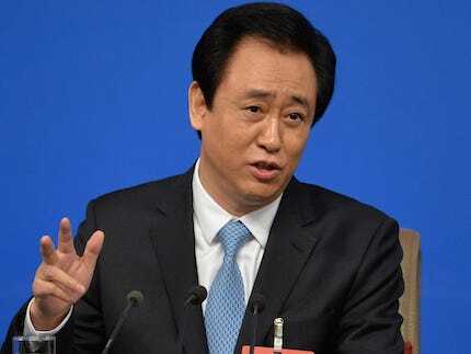 Trung Quốc yêu cầu người sáng lập Evergrande lấy tài sản cá nhân trả khoản nợ 300 tỷ USD