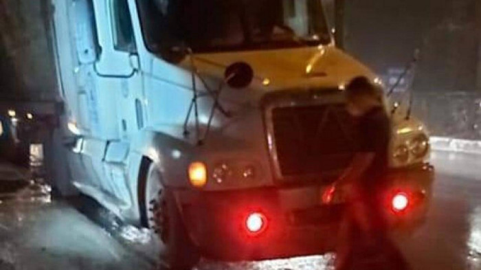 Tin tức tai nạn giao thông mới ngày 3/11: Va chạm với xe container, nữ sinh lớp 10 tử vong tại chỗ