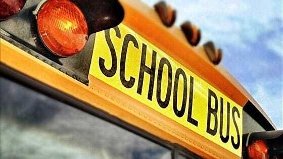 Đứng đợi xe buýt, nam sinh 16 tuổi bị bạn học bắn trúng đầu 