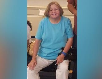 Phép màu cuộc sống: Bệnh nhân COVID-19 hôn mê nhiều tuần tỉnh dậy vào đúng ngày rút máy thở